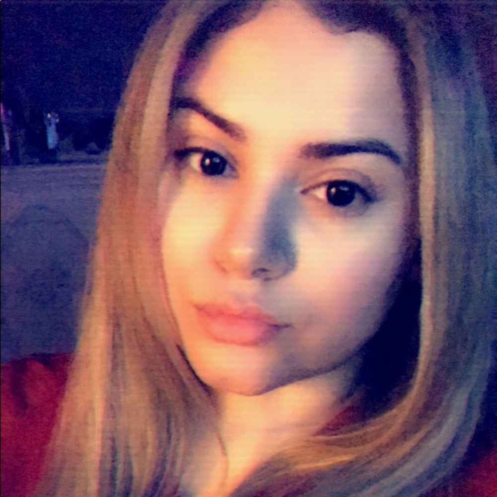 Meet your Posher, Amalia
